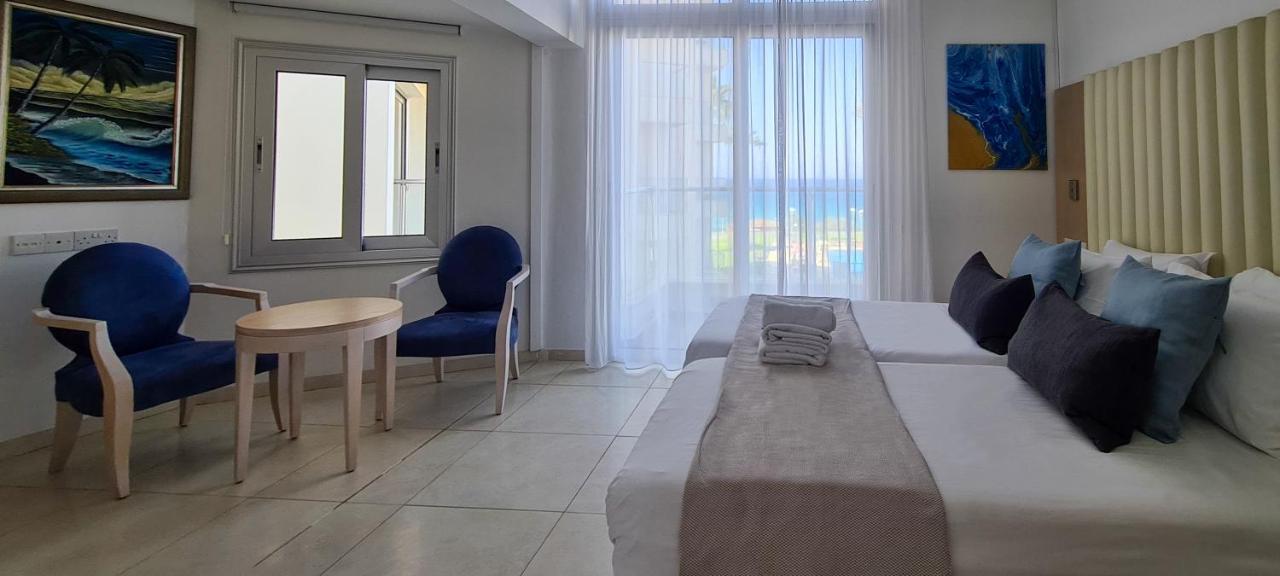 Phaedrus Living: Seafront Luxury Flat Pallini Court 113 Protaras Bagian luar foto